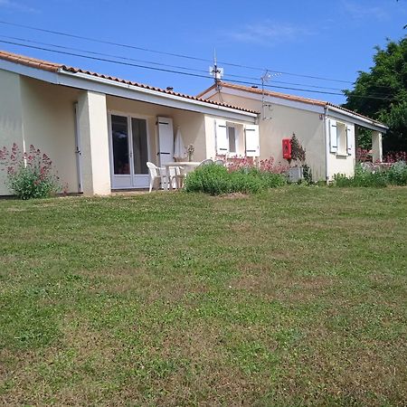 Olydea Le Lambon - Prailles-La-Couarde Hotel Bagian luar foto