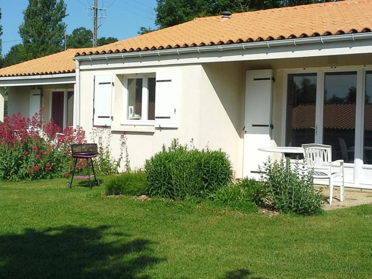 Olydea Le Lambon - Prailles-La-Couarde Hotel Bagian luar foto