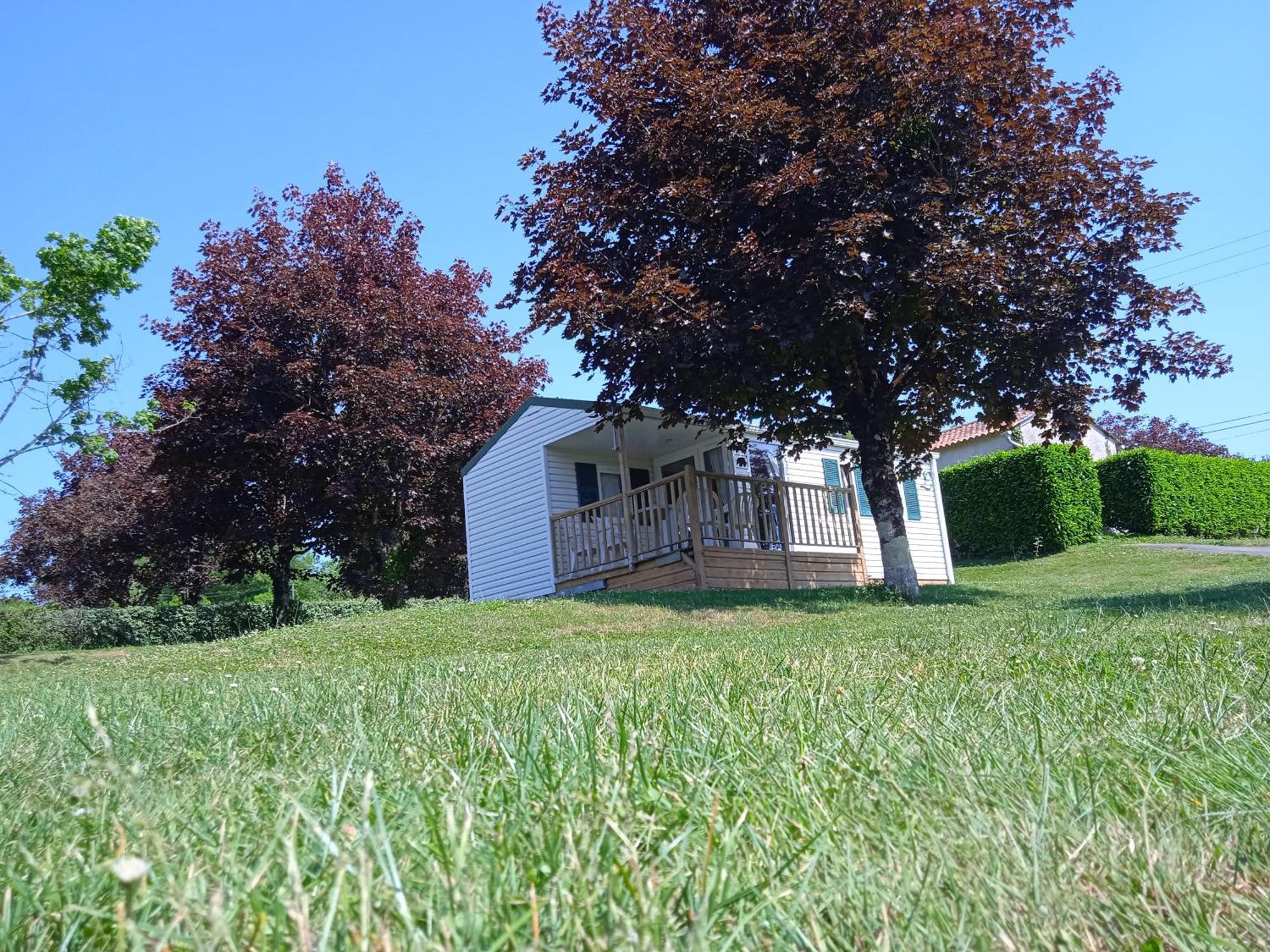 Olydea Le Lambon - Prailles-La-Couarde Hotel Bagian luar foto